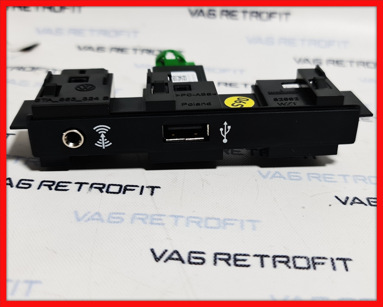 Poza 2 - Mufa USB CARPLAY Android Auto App Connect AUX VW Touran 5TA