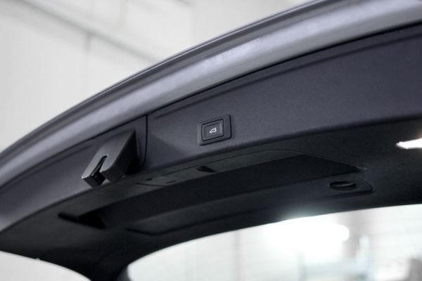 Montare 2 - Kit Sistem Inchidere Deschidere Automata Din Cheie Portbagaj Electric Audi A4 B9