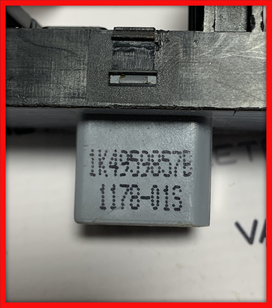 Poza 4 - Consola Butoane Geamuri Electrice VW Golf 5 V 1K4959857B 1K4 959 857 B