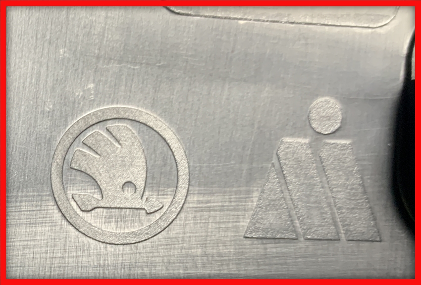 Poza 5 - Ornament Capac Coloana Volan Keyless Cu Maneta ACC Skoda Octavia 3