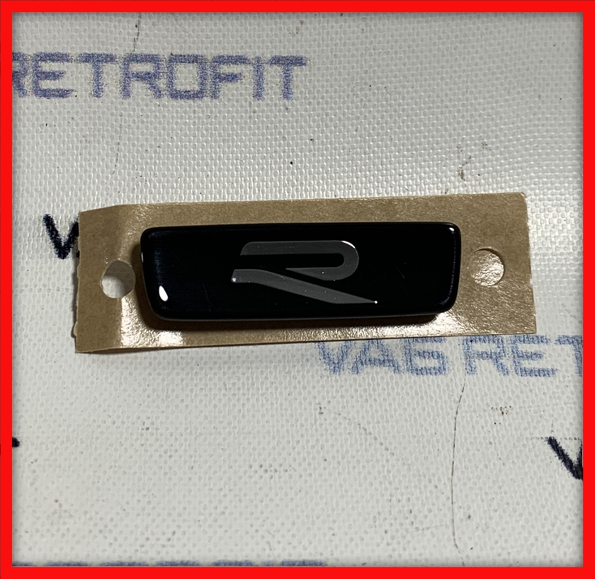 Poza 5 - Emblema Volan Logo R NEGRU VW Golf 7 VII Passat B8 Polo Tiguan Poza 5 - Emblema Volan Logo R NEGRU VW Golf 7 VII Passat B8 Polo Tiguan