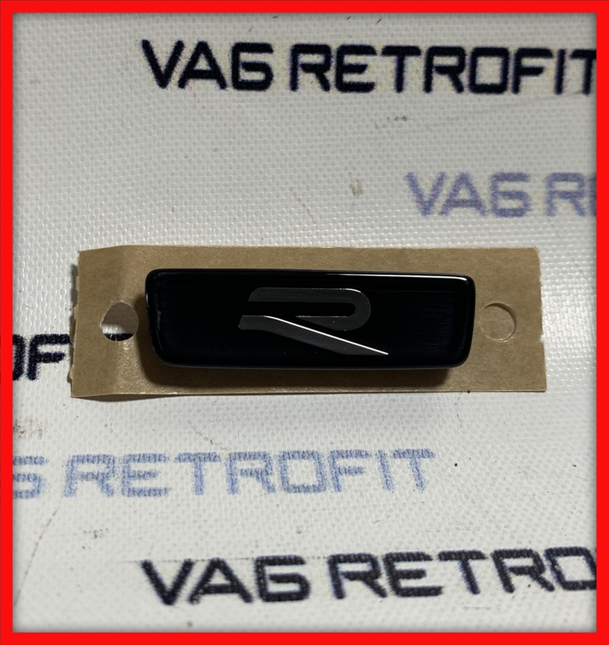 Poza 6 - Emblema Volan Logo R NEGRU VW Golf 7 VII Passat B8 Polo Tiguan Poza 6 - Emblema Volan Logo R NEGRU VW Golf 7 VII Passat B8 Polo Tiguan