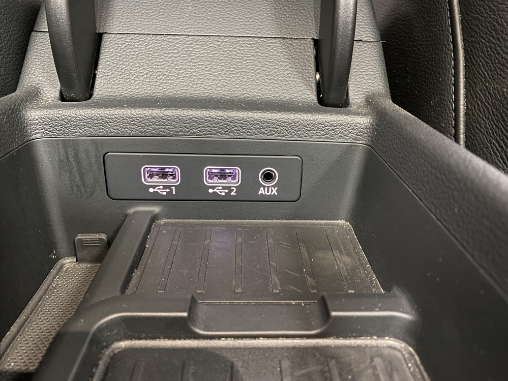 Activare 5 - Audi A4 B9 2017 Activare Apple Carplay Android Auto Port USB 2 Sloturi Montare 5 - Audi A4 B9 2017 Activare Apple Carplay Android Auto Port USB 2 Sloturi