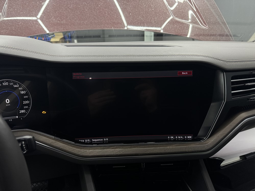 Montare 3 - Activare Apple Carplay Wireless Full Screen VW Touareg III CR 2020 In Bucuresti Sector 1 2 3 4 5 6