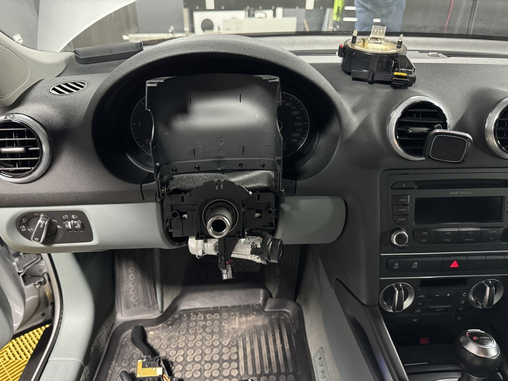 Activare 5 - Audi A3 8P 2012 Retrofit Instalare Activare Pilot Automat Cruise Control Tempomat Bord Computer Montare 5 - Audi A3 8P 2012 Retrofit Instalare Activare Pilot Automat Cruise Control Tempomat Bord Computer