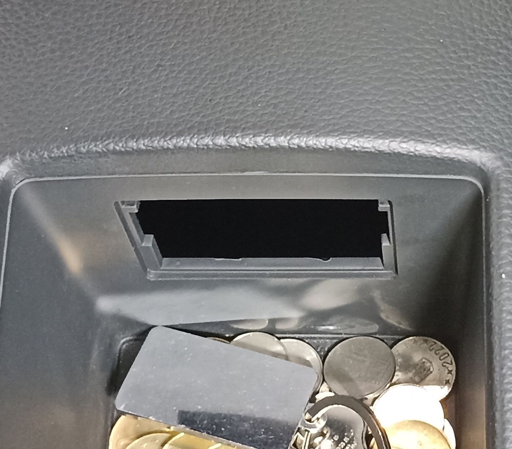 Montare 8 - Audi A3 8V 2018 Instalare Port USB 2 Sloturi Apple Carplay Android Auto Waze Google Maps 