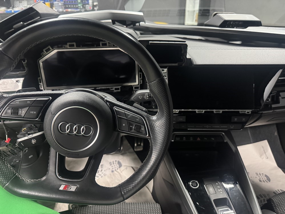 Activare 4 - Audi A3 8Y 2022 Reparatie Ceasuri Bord Digitale Imagine Distorsionata Ecran Negru Montare 4 - Audi A3 8Y 2022 Reparatie Ceasuri Bord Digitale Imagine Distorsionata Ecran Negru