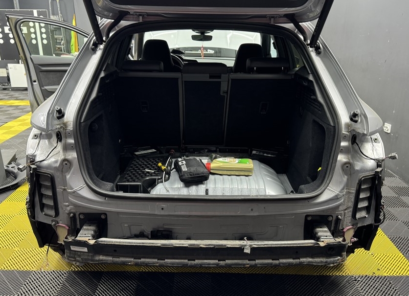 Montare 13 - Audi A3 8Y 2024 Instalare Senzori Parcare Fata Spate Originali Camera Spate Highline Originala