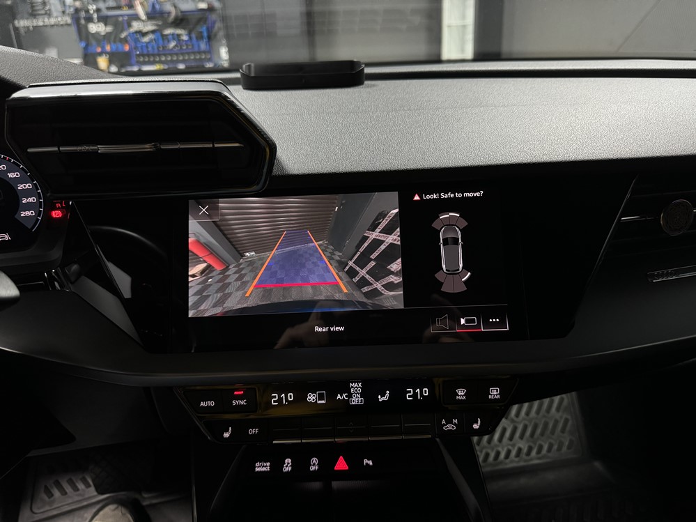 Montare 17 - Audi A3 8Y 2023 Instalare Senzori Parcare Fata Originali Camera Spate Highline Originala