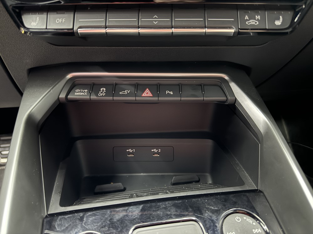 Montare 17 - Audi A3 8Y 2024 Instalare Senzori Parcare Fata Spate Originali Camera Spate Highline Originala