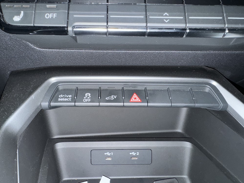 Montare 10 - Audi A3 8Y 2024 Instalare Senzori Parcare Fata Spate Originali Camera Spate Highline Originala