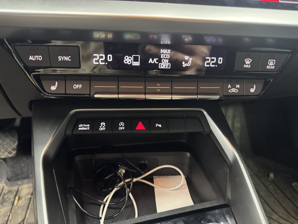 Montare 8 - Audi A3 Y8 2023 Montare Activare Senzori Parcare Fata Spate Originali