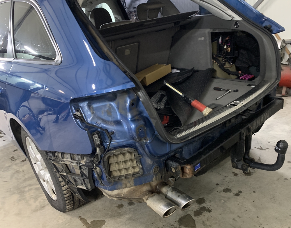 Activare 5 - Audi A4 B8 2008 Montaj Si Activare Senzori Parcare Fata + Spate Cu afisare pe display-ul unitatii MMI Montare 5 - Audi A4 B8 2008 Montaj Si Activare Senzori Parcare Fata + Spate Cu afisare pe display-ul unitatii MMI