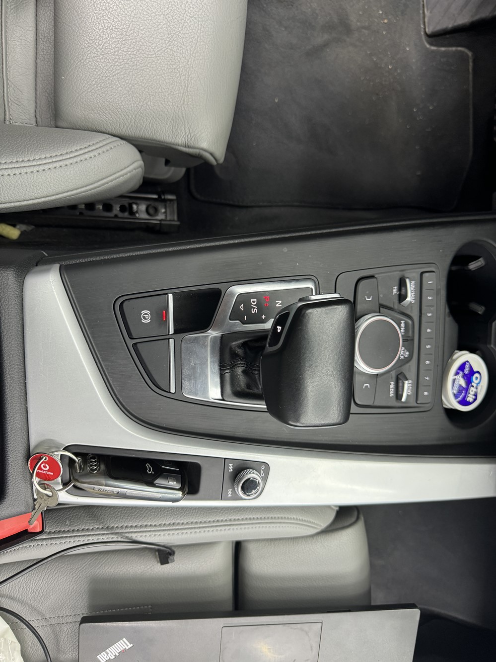 Montare 2 - Audi A4 B9 2018 Instalare Buton Auto Hold Activare Functie AutoHold Bucuresti Ilfov