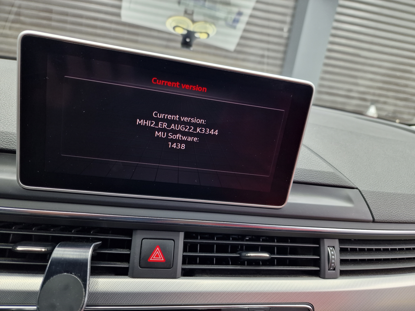 Montare 12 - Audi A4 B9 2018 Instalare Camera Spate Marsarier Originala Port USB Activare Apple Carplay Android Auto