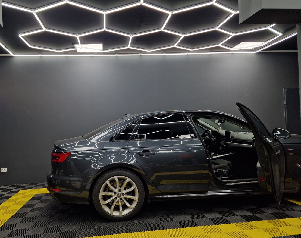 Montare 15 - Audi A4 B9 2018 Instalare Camera Spate Marsarier Originala Port USB Activare Apple Carplay Android Auto