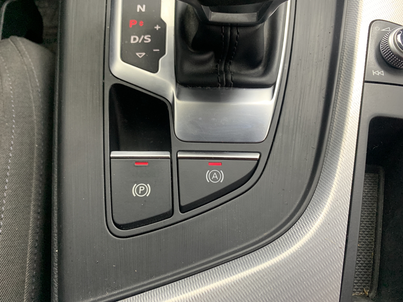 Montare 6 - Audi A4 B9 2018 Instalare Camera Spate Marsarier Originala Port USB Activare Apple Carplay Android Auto