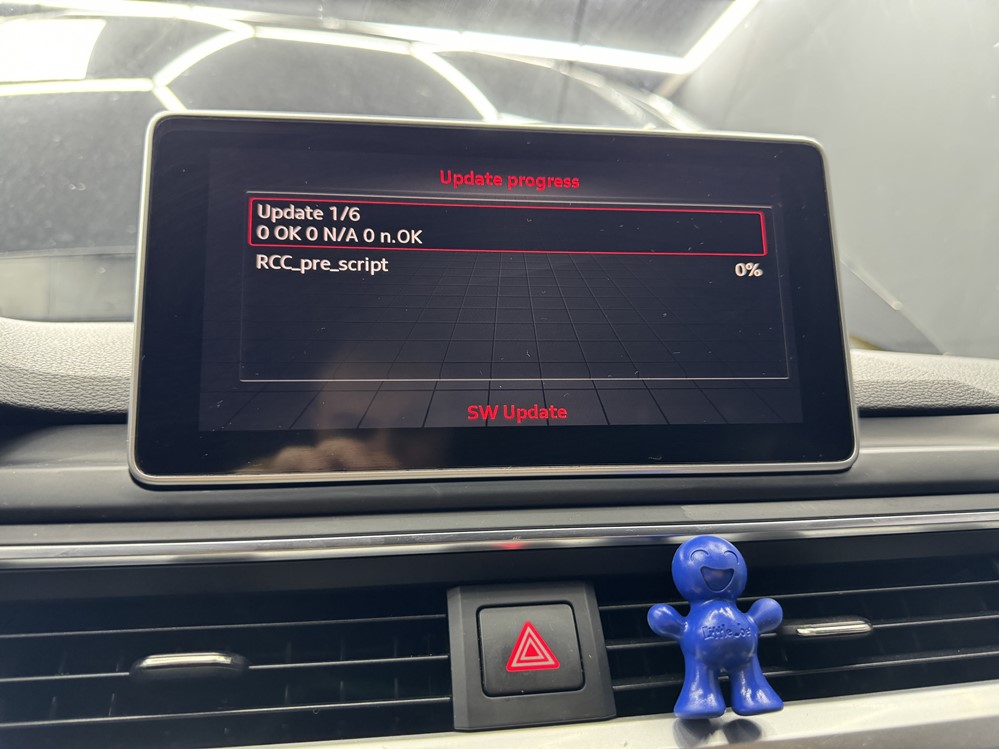 Montare 3 - Audi A4 B9 2018 Instalare Port USB 2 Sloturi Apple Carplay Android Auto Waze Google Maps Bucuresti