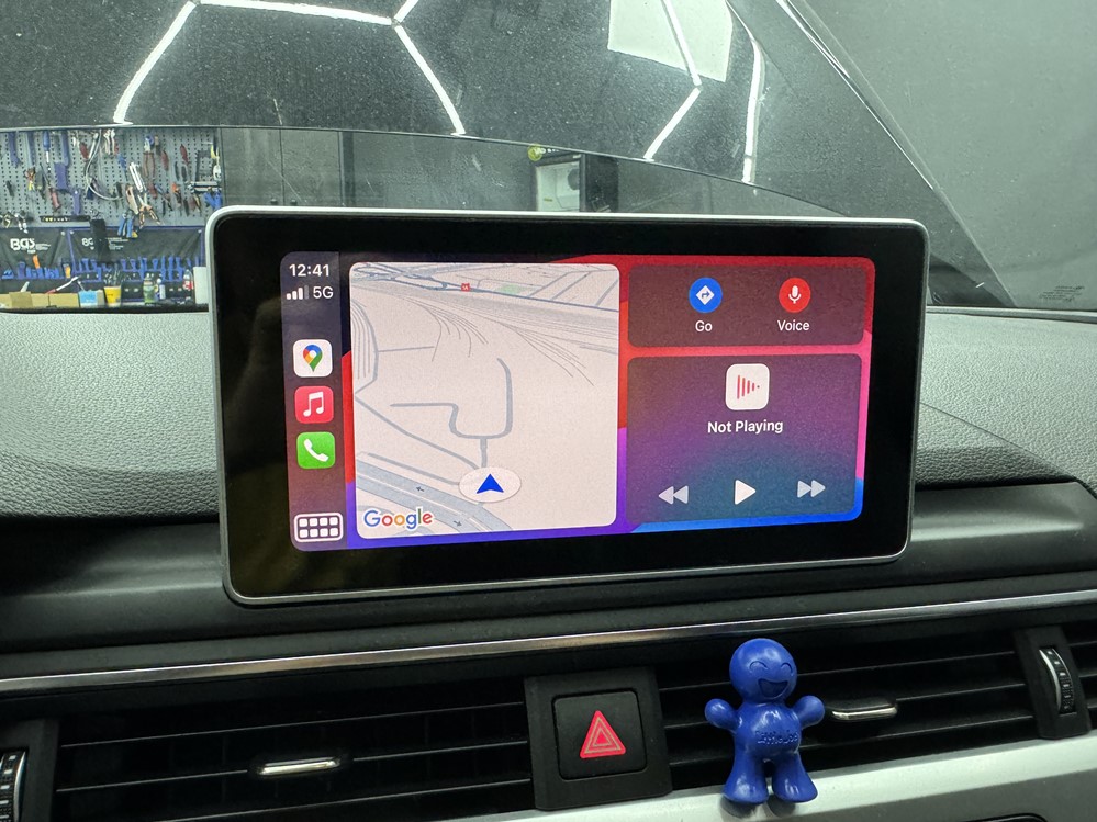Montare 5 - Audi A4 B9 2018 Instalare Port USB 2 Sloturi Apple Carplay Android Auto Waze Google Maps Bucuresti