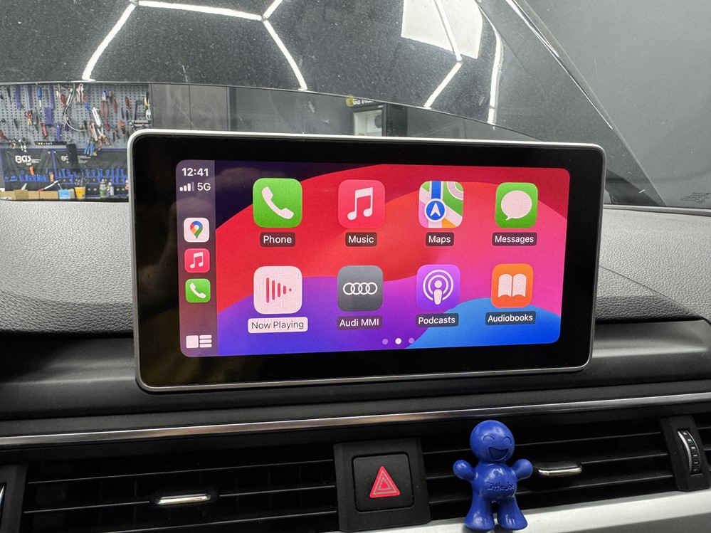 Montare 6 - Audi A4 B9 2018 Instalare Port USB 2 Sloturi Apple Carplay Android Auto Waze Google Maps Bucuresti