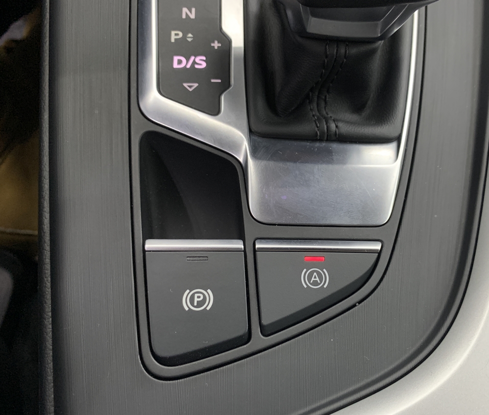 Montare 9 - Audi A4 B9 2019 Instalare Camera Spate Marsarier OEM Auto Hold Hill Hold Assist
