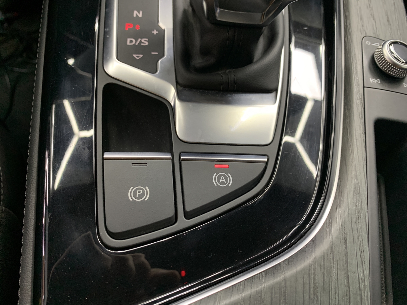 Montare 7 - Audi A4 B9 2021 Instalare Camera Spate Marsarier OEM Autohold Hill Hold Assist