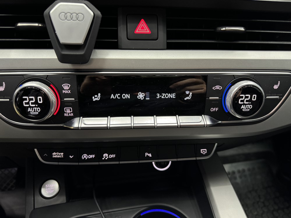 Montare 10 - Audi A4 B9 2021 Instalare Montare Senzori Parcare Fata Afisaj Senzori Parcare 