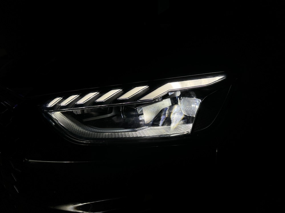 Activare 10 - Audi A4 B9.5 2021 Instalare Faruri HD Matrix LED Originale Montare 10 - Audi A4 B9.5 2021 Instalare Faruri HD Matrix LED Originale