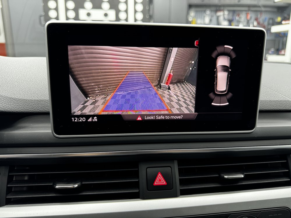 Activare 5 - Audi A4 B9 Variant 2018 Montare Camera Spate Marsarier Originala Highline Montare 5 - Audi A4 B9 Variant 2018 Montare Camera Spate Marsarier Originala Highline