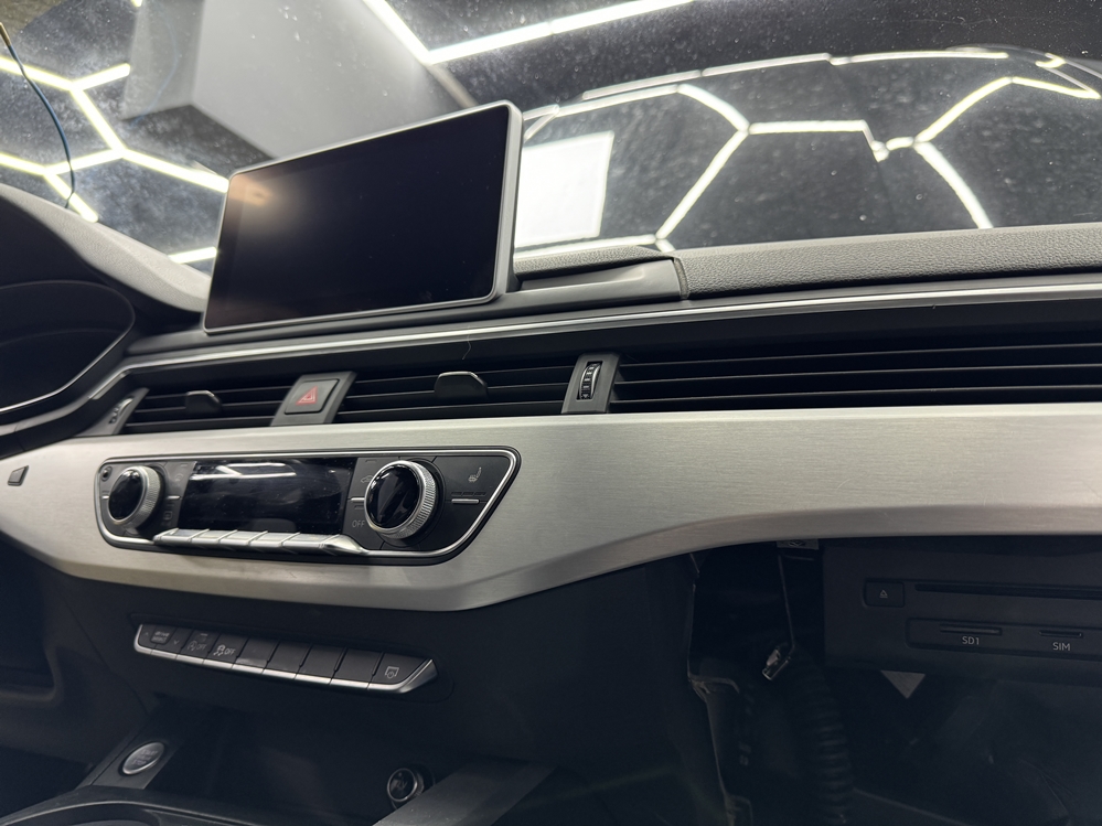 Montare 11 - Audi A5 F5 2018 Instalare Retrofit Navigatie Display Mare Port USB Camera Spate Marsarier Apple Carplay Android Auto