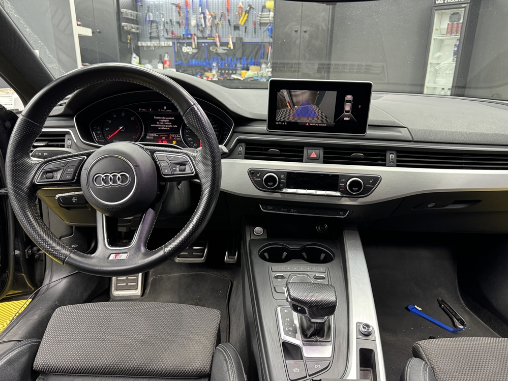 Montare 15 - Audi A5 F5 2018 Instalare Retrofit Navigatie Display Mare Port USB Camera Spate Marsarier Apple Carplay Android Auto