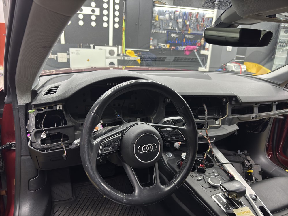 Montare 7 - Audi A5 F5 2019 Instalare Retrofit Navigatie Display Mare Ceasuri Digitale Afisare Harti Pe Ceasuri Plasma