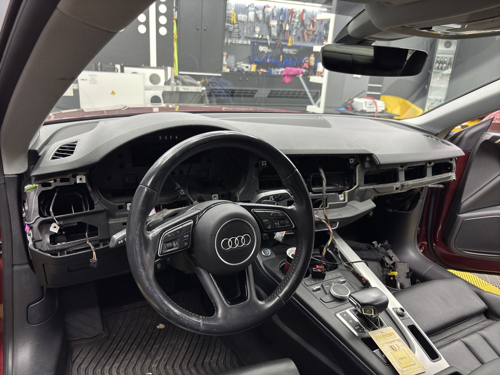 Montare 9 - Audi A5 F5 2019 Instalare Retrofit Navigatie Display Mare Ceasuri Digitale Afisare Harti Pe Ceasuri Plasma