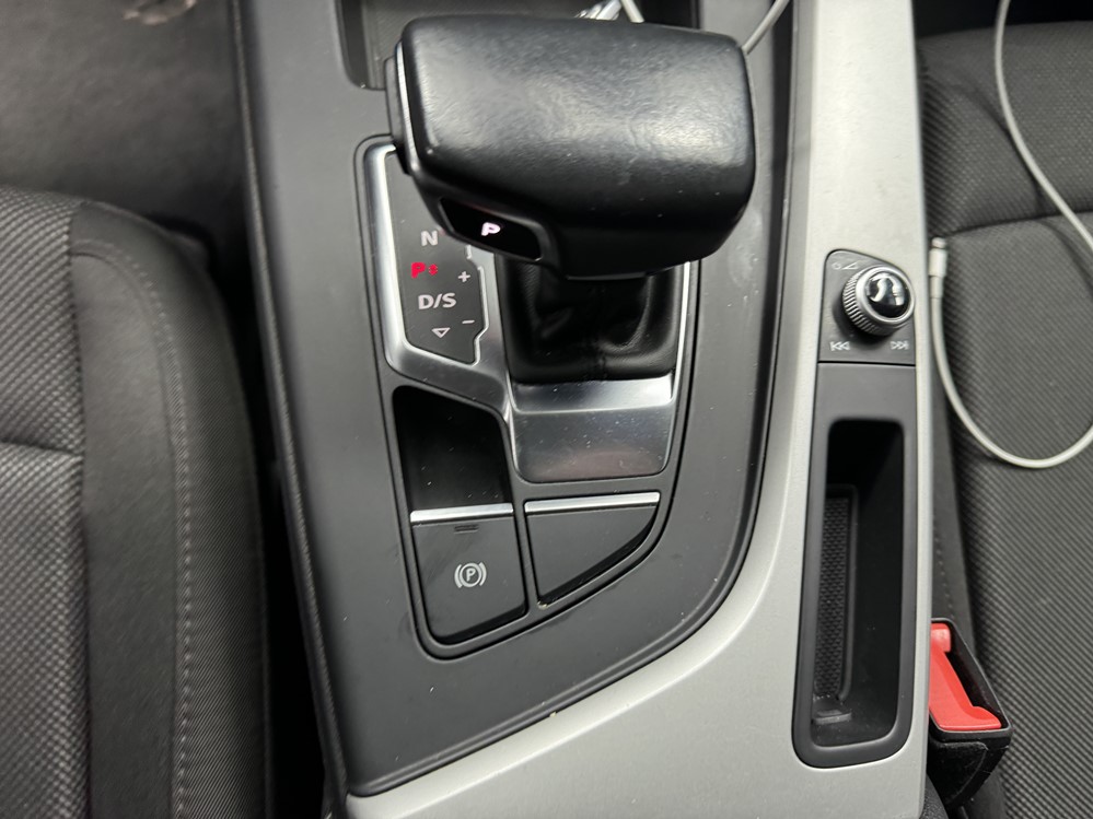 Montare 3 - Audi A4 B9 2021 Auto Hold Montare Instalare Buton Si Cablaj Auto Hold Auto Hill Hold Start Assist