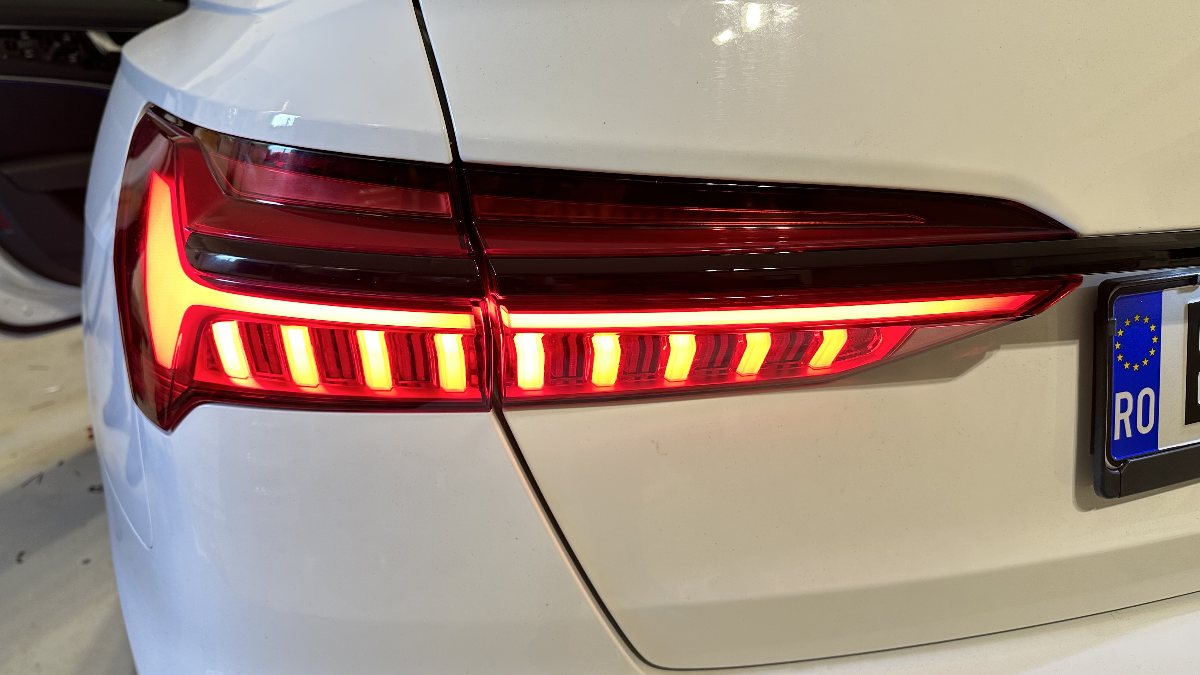 Activare 17 - Audi A6 C8 2019 Instalare Faruri Full Led Matrix HD Stopuri Triple Led Keyless Entry Camera Spate OEM Montare 17 - Audi A6 C8 2019 Instalare Faruri Full Led Matrix HD Stopuri Triple Led Keyless Entry Camera Spate OEM
