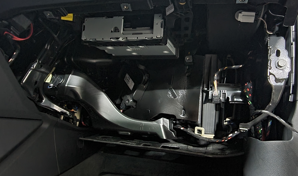 Montare 5 - Instalare Camera Marsarier Audi A6 C8 2021 Originala Highline