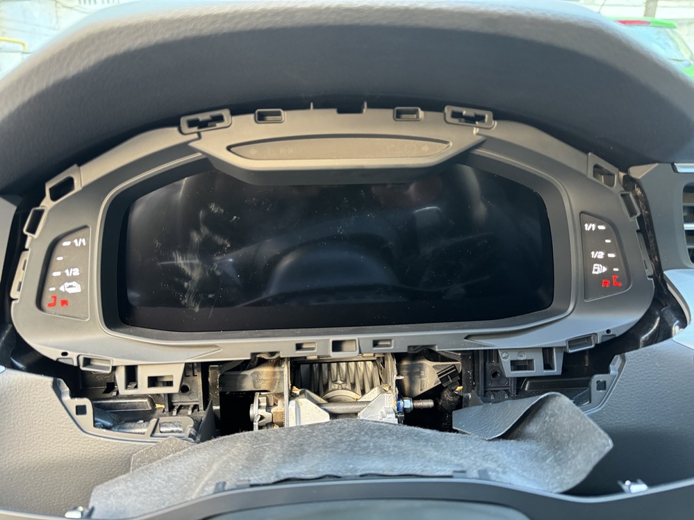 Montare 6 - Audi A6 C8 2022 Remediere Reparatie Ceasuri Digitale Virtual Cockpit Ecran Negru Triunghi  Bucuresti