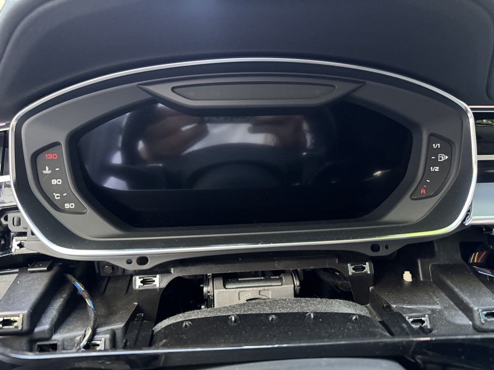 Activare 3 - Audi A8 D5 2021 Reparatie Ceasuri Bord Digitale Virtual Cockpit Ceasuri Bord Stinse / Display Negru Montare 3 - Audi A8 D5 2021 Reparatie Ceasuri Bord Digitale Virtual Cockpit Ceasuri Bord Stinse / Display Negru
