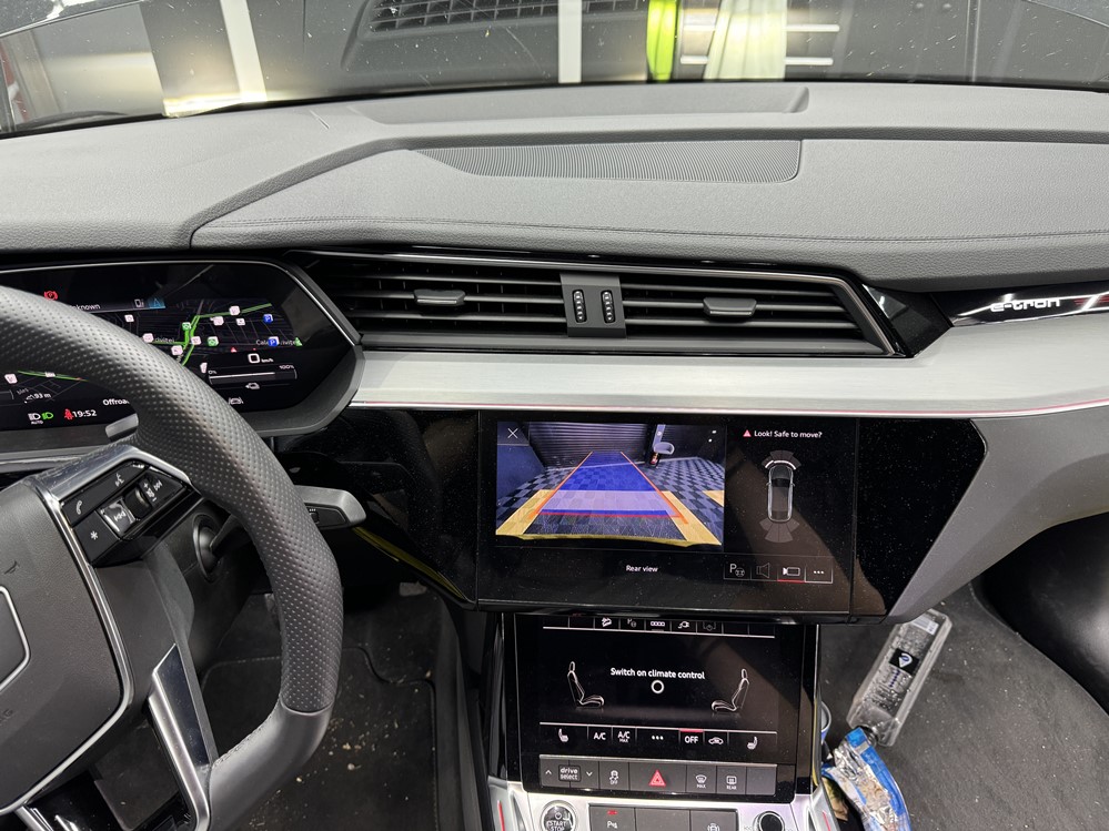 Montare 12 - Audi E-Tron 2023 Instalare Montare Activare Camera Spate Marsarier Originala Highline Bucuresti