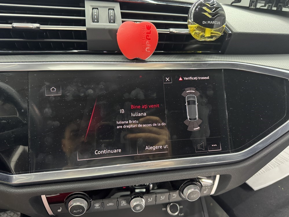Activare 2 - Audi Q3 2021 Instalare Camera Marsarier Originala Camera Spate OEM in Maner Haion Montare 2 - Audi Q3 2021 Instalare Camera Marsarier Originala Camera Spate OEM in Maner Haion