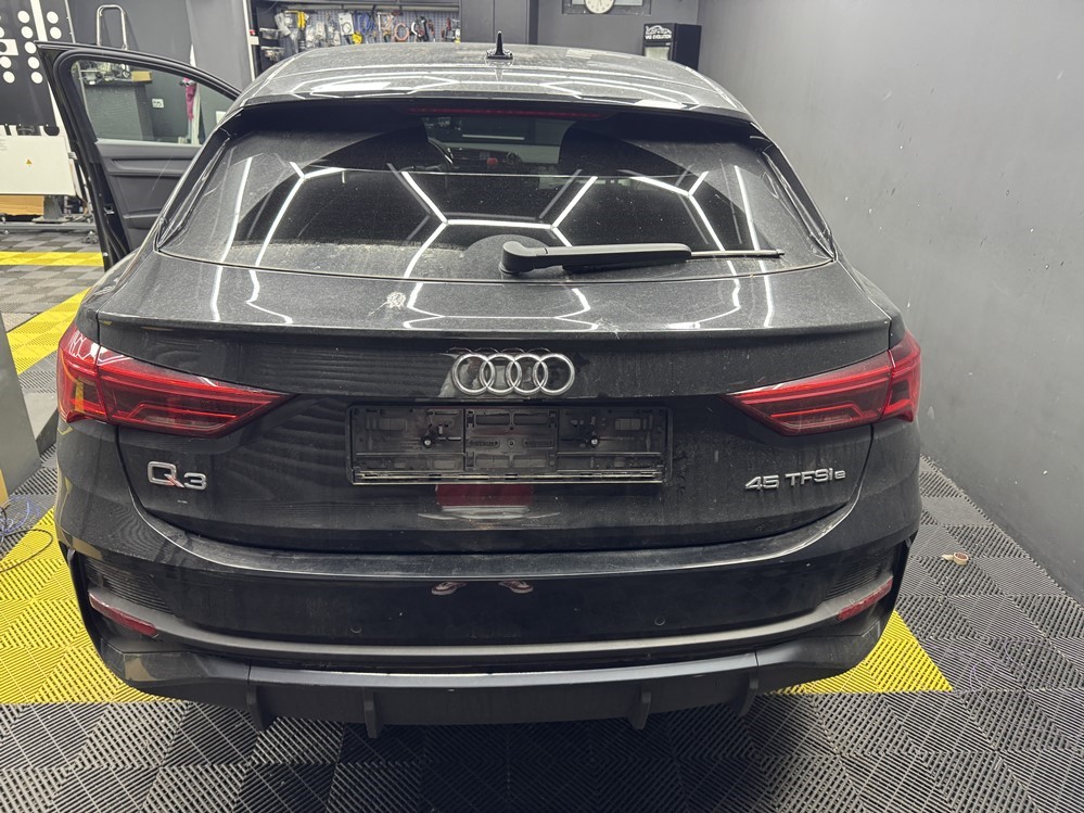 Activare 6 - Audi Q3 2021 Instalare Camera Marsarier Originala Camera Spate OEM in Maner Haion Montare 6 - Audi Q3 2021 Instalare Camera Marsarier Originala Camera Spate OEM in Maner Haion