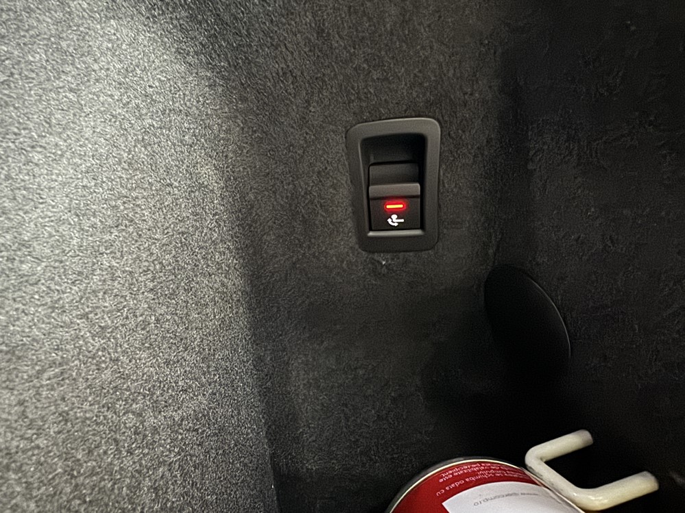 Activare 13 - Audi Q3 F3 2023 Instalare Trailer Cui Remorcare Carlig Rabatabil Electric Original Montare 13 - Audi Q3 F3 2023 Instalare Trailer Cui Remorcare Carlig Rabatabil Electric Original