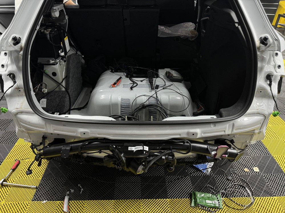Activare 7 - Audi Q3 F3 2023 Instalare Trailer Cui Remorcare Carlig Rabatabil Electric Original Montare 7 - Audi Q3 F3 2023 Instalare Trailer Cui Remorcare Carlig Rabatabil Electric Original