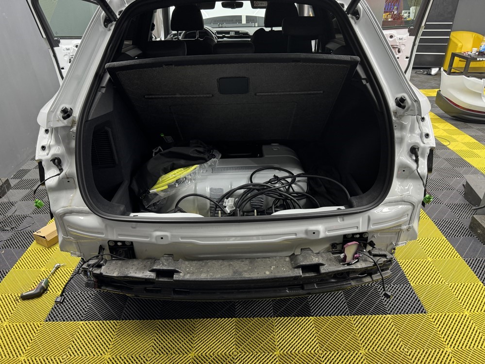 Montare 10 - Audi Q3 F3 Hybrid 2023 Instalare Sistem Camere Area View 360 Senzori Parcare 360 PLA 3.0 Bucuresti