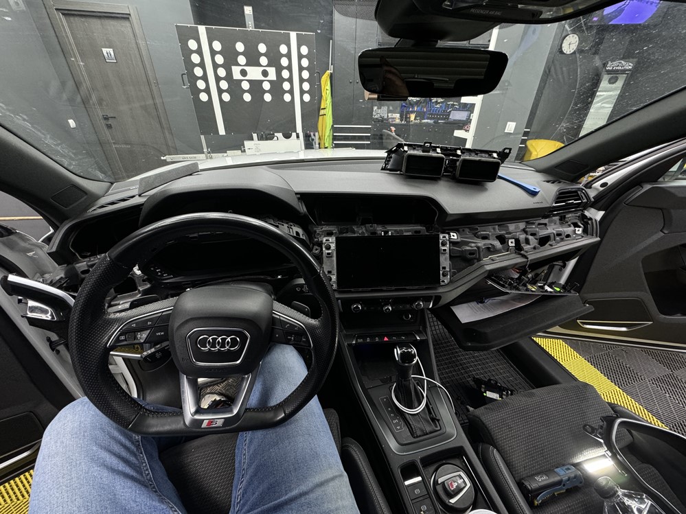 Activare 4 - Audi Q3 F3 Reparatie Remediere Audi pre sense: momentan limitat. Panou de bord: defectiune! Mesaje de avertizare limitate Bucuresti Montare 4 - Audi Q3 F3 Reparatie Remediere Audi pre sense: momentan limitat. Panou de bord: defectiune! Mesaje de avertizare limitate Bucuresti