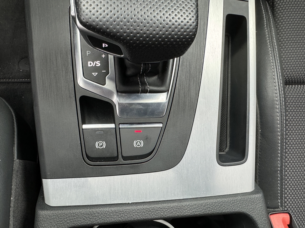 Activare 5 - Audi Q5 2021 Instalare Retrofit Buton Auto Hold Activare Functie AutoHold Audi Q5 Bucuresti Ilfov Montare 5 - Audi Q5 2021 Instalare Retrofit Buton Auto Hold Activare Functie AutoHold Audi Q5 Bucuresti Ilfov