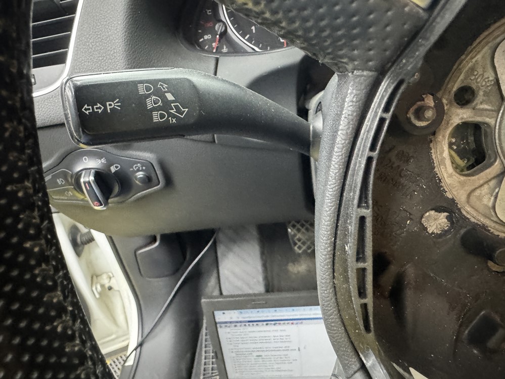 Montare 3 - Audi Q5 8R 2012 Retrofit Instalare Activare Pilot Automat Cruise Control Tempomat Bord Computer