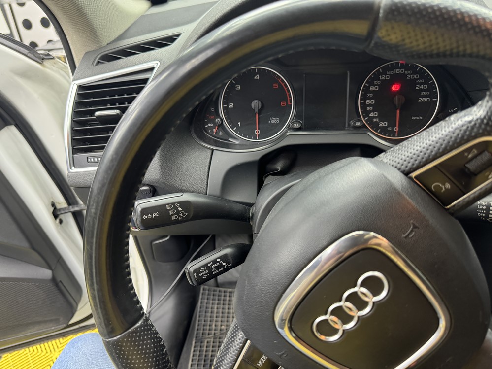 Montare 9 - Audi Q5 8R 2012 Retrofit Instalare Activare Pilot Automat Cruise Control Tempomat Bord Computer