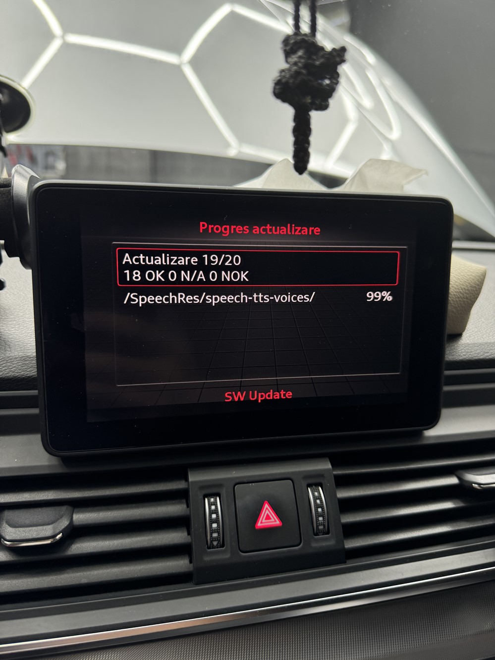 Montare 4 - Audi Q5 FY 2018 Instalare Port USB 2 Sloturi Apple Carplay Android Auto Waze Google Maps