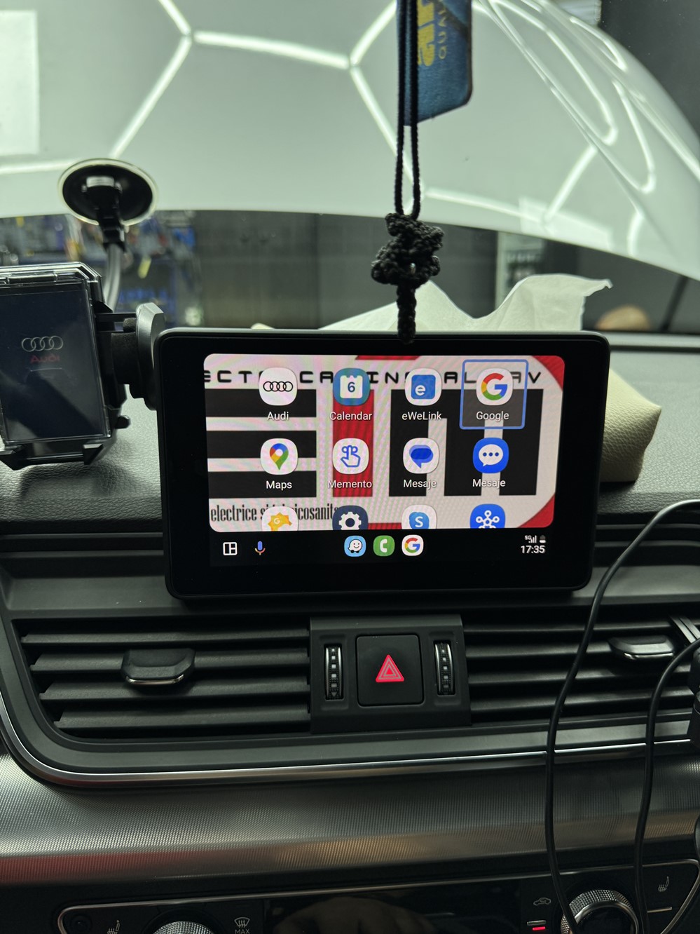 Montare 5 - Audi Q5 FY 2018 Instalare Port USB 2 Sloturi Apple Carplay Android Auto Waze Google Maps
